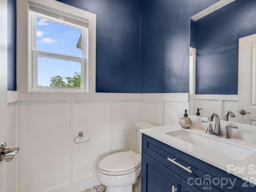 215 Oak Meadow Lane, Asheville, NC 28804.  MLS# CAR4382022, YatesRealty ID 24119. Half Bath