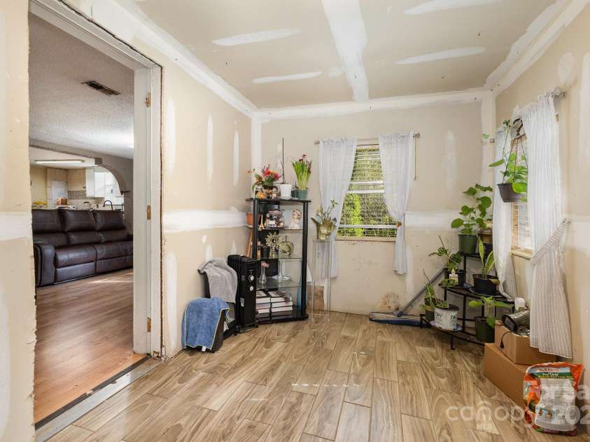 8301 Pine Oak Road, Waxhaw, NC 28173.  MLS# CAR4273608, YatesRealty ID 24119. 