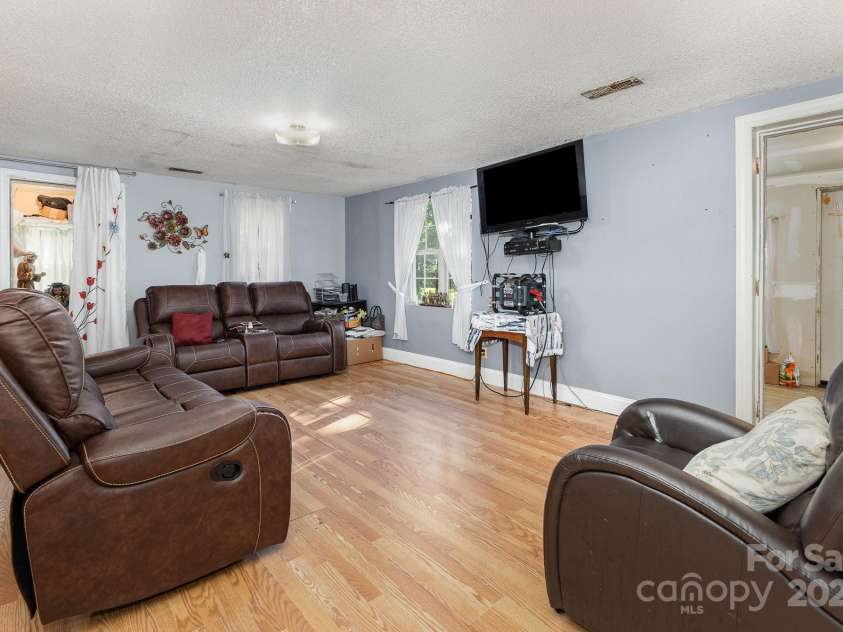 8301 Pine Oak Road, Waxhaw, NC 28173.  MLS# CAR4273608, YatesRealty ID 24119. 