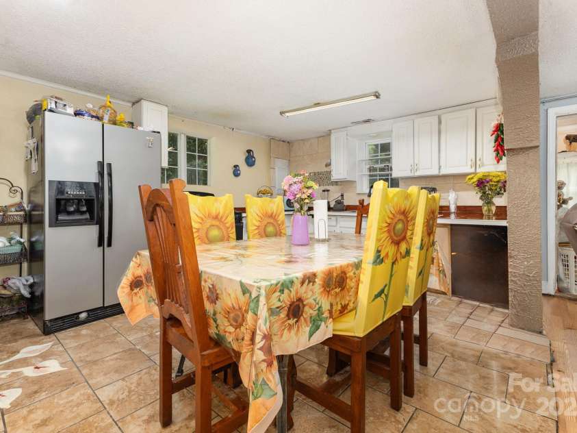 8301 Pine Oak Road, Waxhaw, NC 28173.  MLS# CAR4273608, YatesRealty ID 24119. 