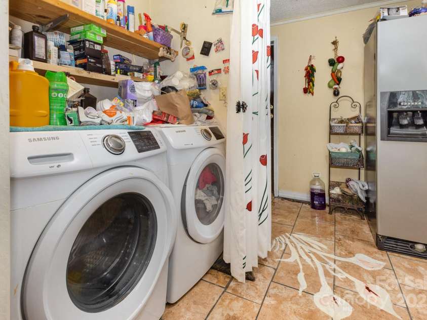 8301 Pine Oak Road, Waxhaw, NC 28173.  MLS# CAR4273608, YatesRealty ID 24119. 