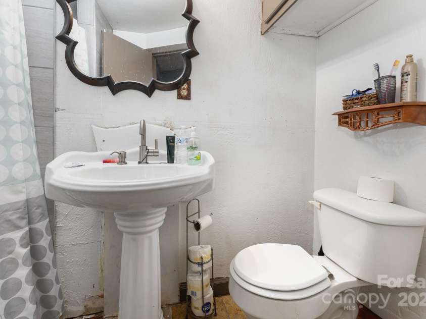 8301 Pine Oak Road, Waxhaw, NC 28173.  MLS# CAR4273608, YatesRealty ID 24119. 