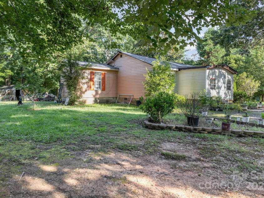 8301 Pine Oak Road, Waxhaw, NC 28173.  MLS# CAR4273608, YatesRealty ID 24119. 