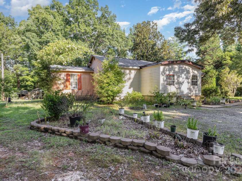 8301 Pine Oak Road, Waxhaw, NC 28173.  MLS# CAR4273608, YatesRealty ID 24119. 