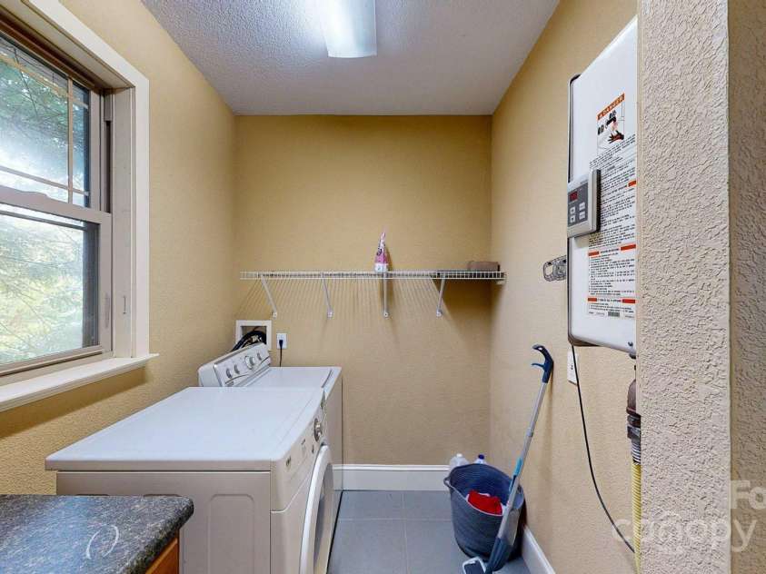 6 Sunrise Valley, Leicester, NC 28748.  MLS# CAR4283211, YatesRealty ID 2412. Laundry Room