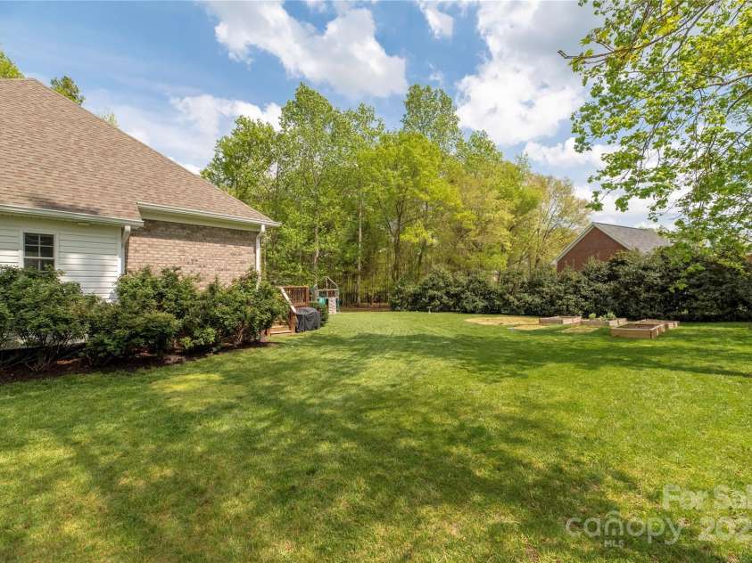 233 Highland Forest Drive, Clover, SC 29710.  MLS# CAR4302111, YatesRealty ID 24120. 