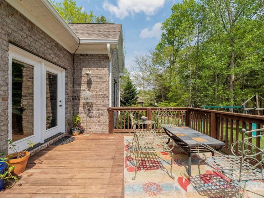 233 Highland Forest Drive, Clover, SC 29710.  MLS# CAR4302111, YatesRealty ID 24120. 