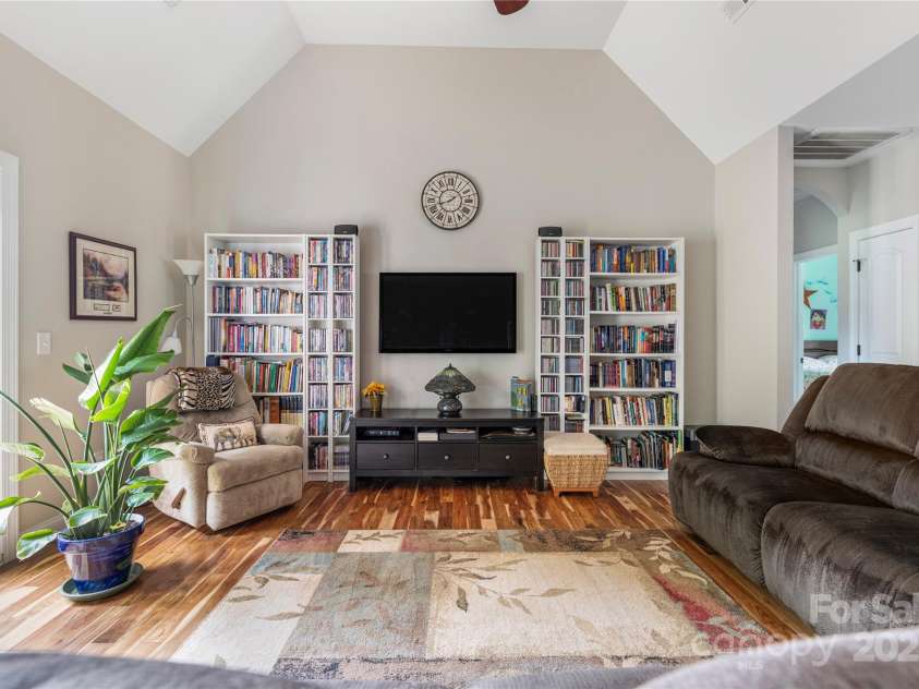 233 Highland Forest Drive, Clover, SC 29710.  MLS# CAR4302111, YatesRealty ID 24120. 