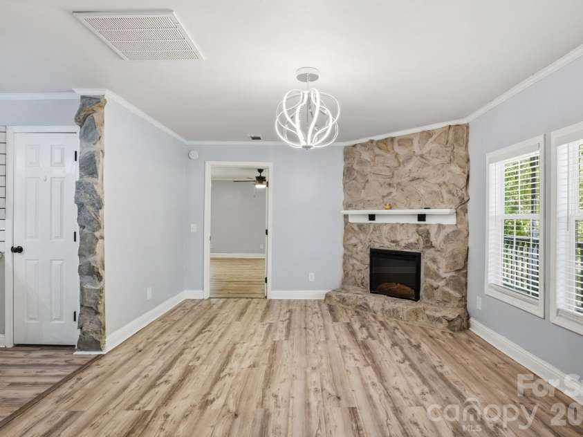 116 Springdale Drive, York, SC 29745.  MLS# CAR4362266, YatesRealty ID 24121. 