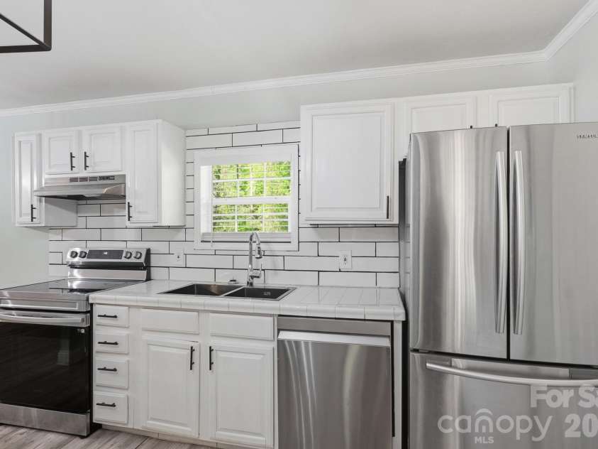 116 Springdale Drive, York, SC 29745.  MLS# CAR4362266, YatesRealty ID 24121. 