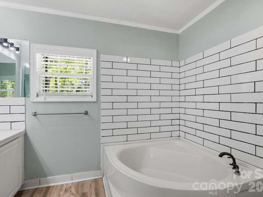 116 Springdale Drive, York, SC 29745.  MLS# CAR4362266, YatesRealty ID 24121. 
