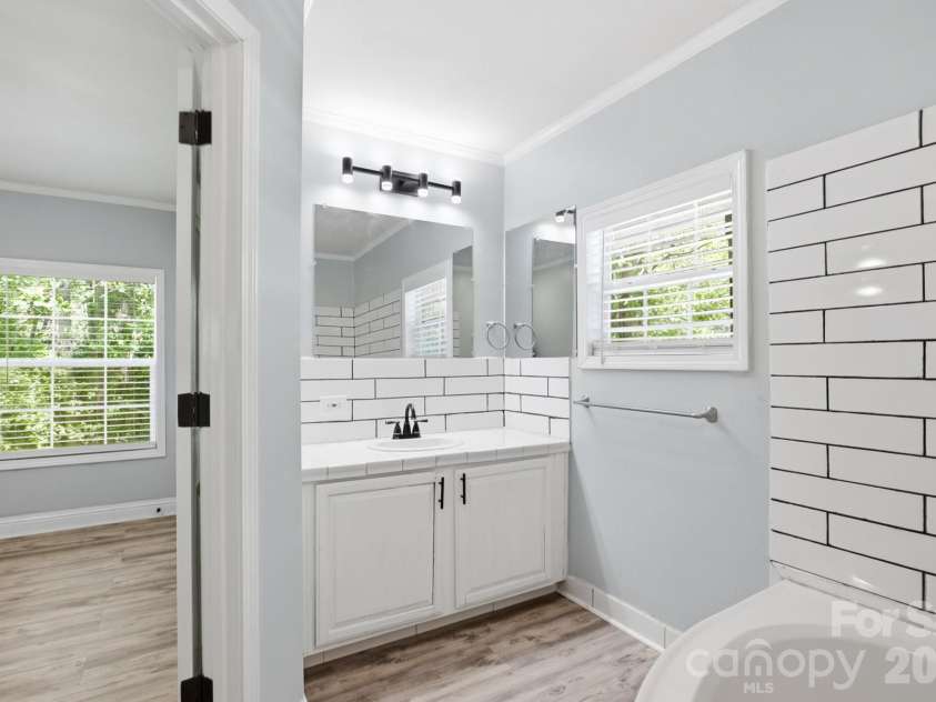 116 Springdale Drive, York, SC 29745.  MLS# CAR4362266, YatesRealty ID 24121. 
