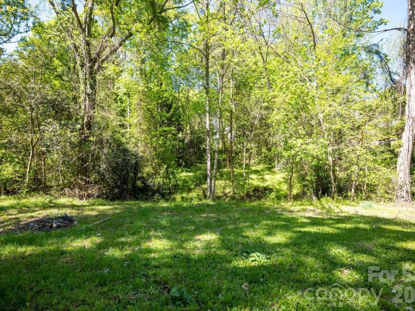116 Springdale Drive, York, SC 29745.  MLS# CAR4362266, YatesRealty ID 24121. 