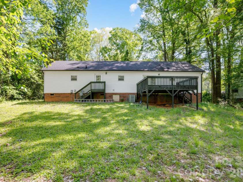 116 Springdale Drive, York, SC 29745.  MLS# CAR4362266, YatesRealty ID 24121. 