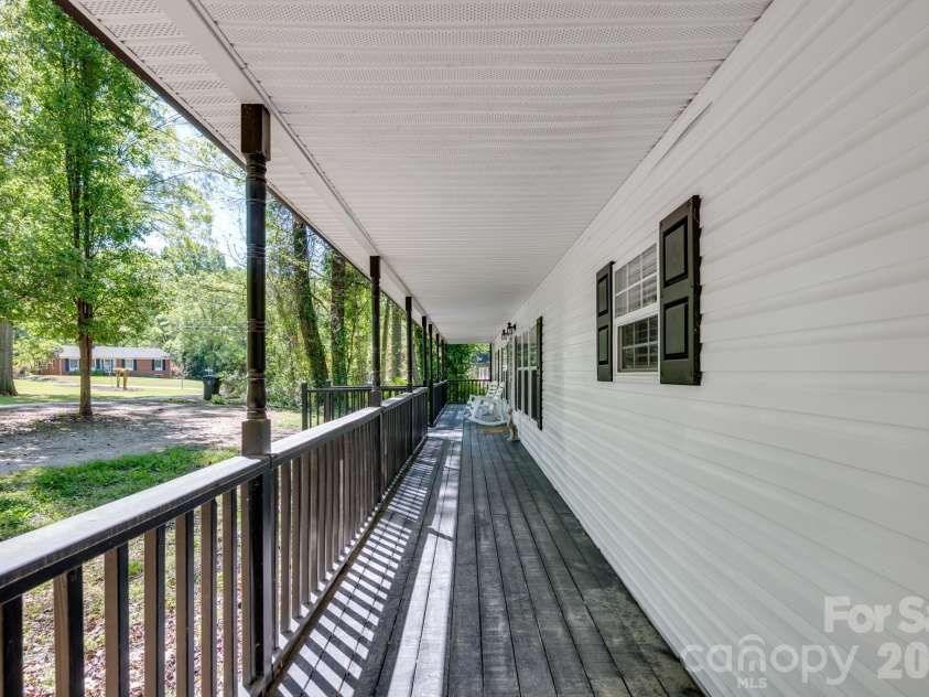 116 Springdale Drive, York, SC 29745.  MLS# CAR4362266, YatesRealty ID 24121. 