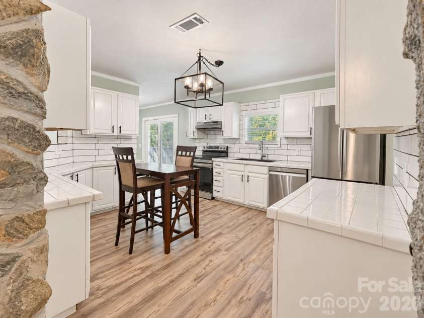 116 Springdale Drive, York, SC 29745.  MLS# CAR4435633, YatesRealty ID 24121. 