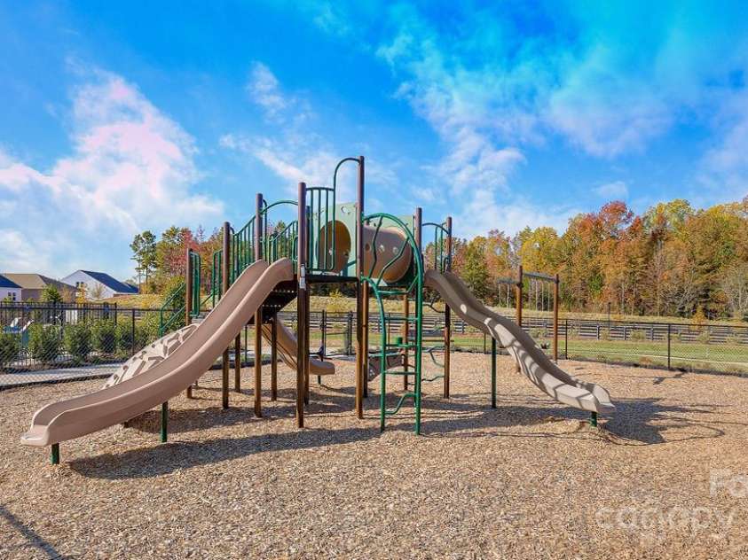 7705 Woolsey Drive, Gastonia, NC 28056.  MLS# CAR4276172, YatesRealty ID 24121. 