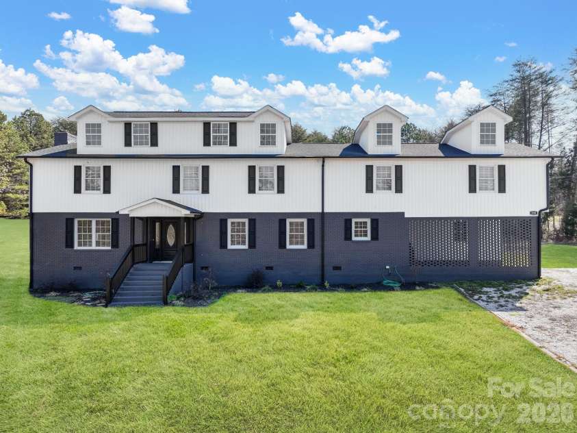 330 Skyview Drive, Catawba, SC 29704.  MLS# CAR4353532, YatesRealty ID 24122. 