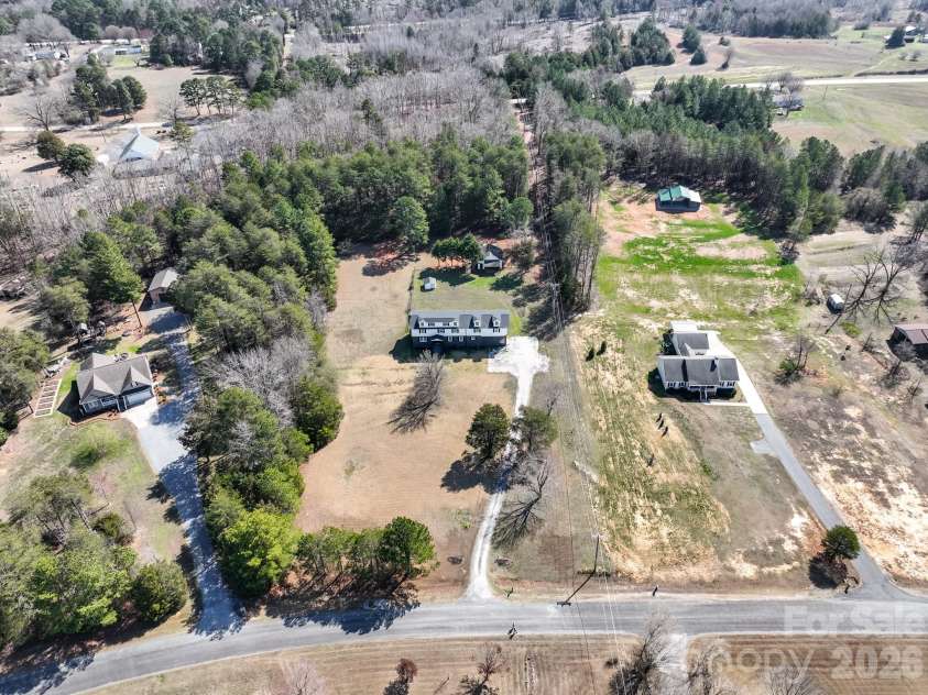 330 Skyview Drive, Catawba, SC 29704.  MLS# CAR4353532, YatesRealty ID 24122. 