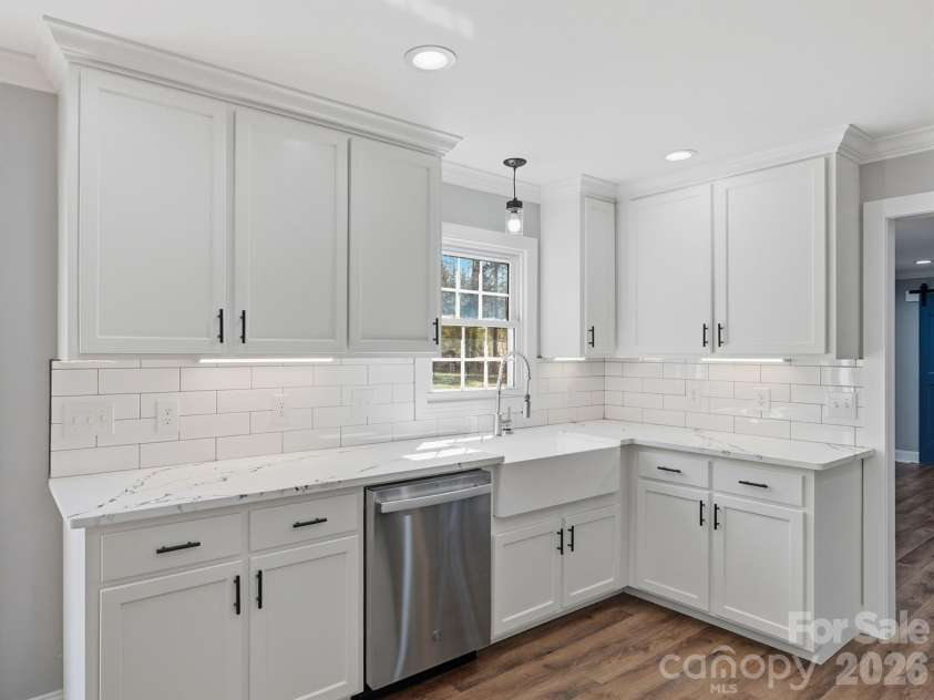 330 Skyview Drive, Catawba, SC 29704.  MLS# CAR4353532, YatesRealty ID 24122. 