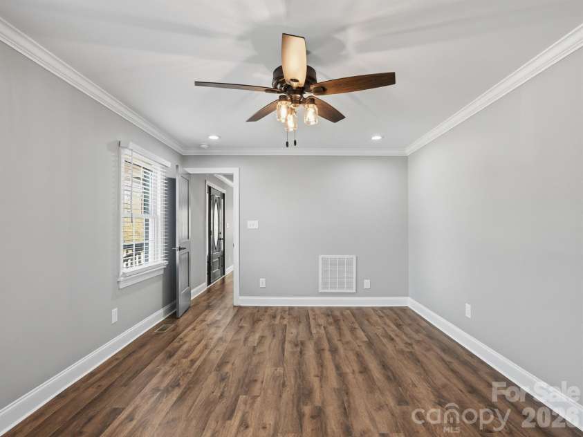 330 Skyview Drive, Catawba, SC 29704.  MLS# CAR4353532, YatesRealty ID 24122. 