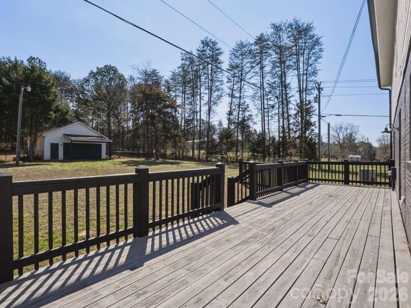 330 Skyview Drive, Catawba, SC 29704.  MLS# CAR4353532, YatesRealty ID 24122. 