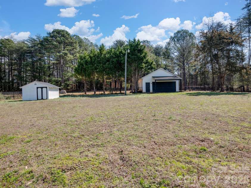 330 Skyview Drive, Catawba, SC 29704.  MLS# CAR4353532, YatesRealty ID 24122. 
