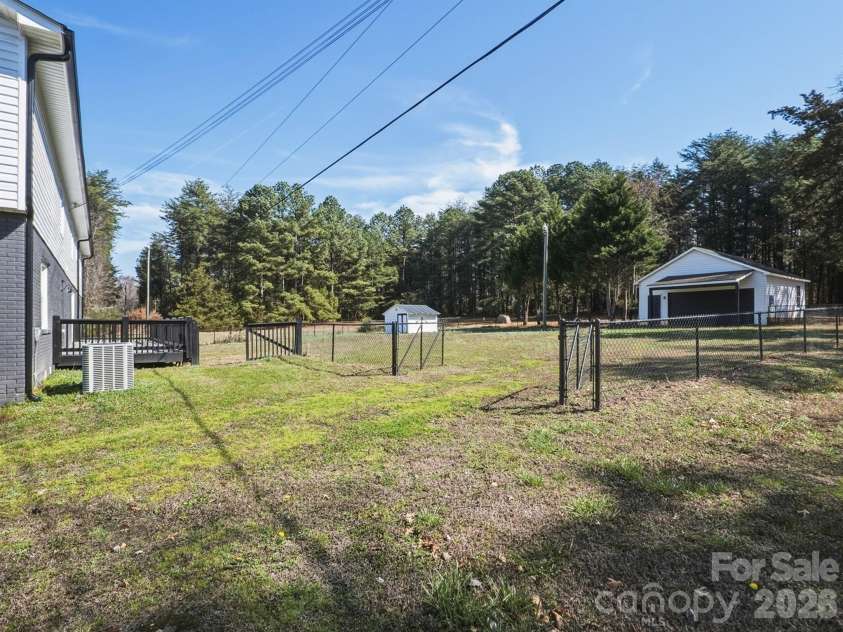 330 Skyview Drive, Catawba, SC 29704.  MLS# CAR4353532, YatesRealty ID 24122. 