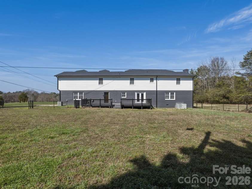 330 Skyview Drive, Catawba, SC 29704.  MLS# CAR4353532, YatesRealty ID 24122. 