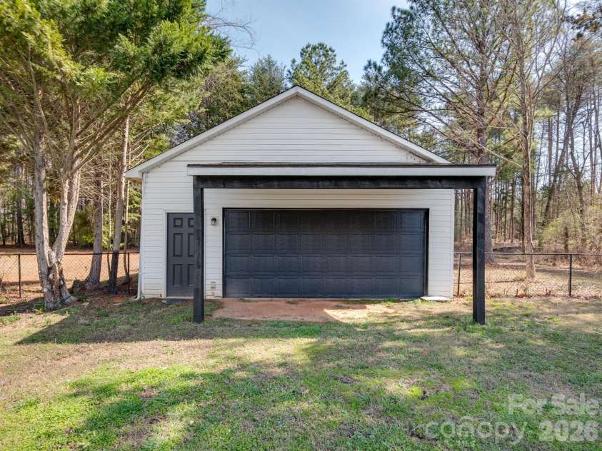 330 Skyview Drive, Catawba, SC 29704.  MLS# CAR4353532, YatesRealty ID 24122. 