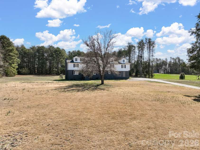 330 Skyview Drive, Catawba, SC 29704.  MLS# CAR4353532, YatesRealty ID 24122. 