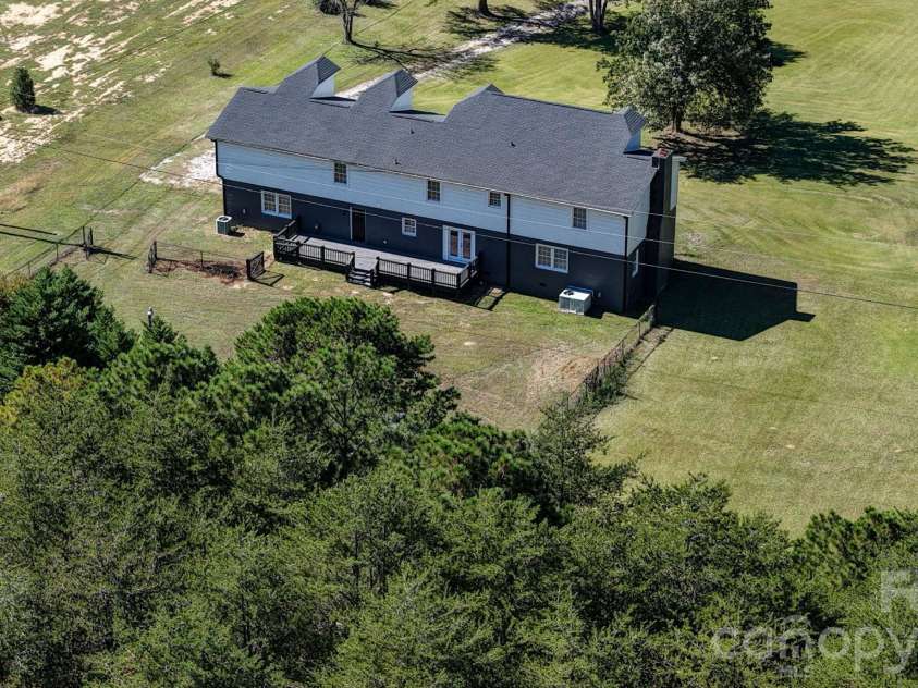 330 Skyview Drive, Catawba, SC 29704.  MLS# CAR4434596, YatesRealty ID 24122. 