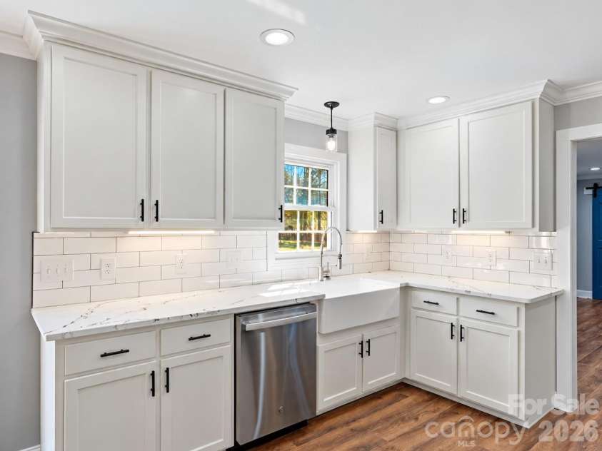 330 Skyview Drive, Catawba, SC 29704.  MLS# CAR4434596, YatesRealty ID 24122. 