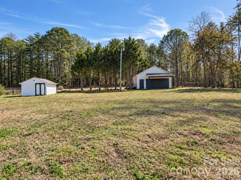330 Skyview Drive, Catawba, SC 29704.  MLS# CAR4434596, YatesRealty ID 24122. 
