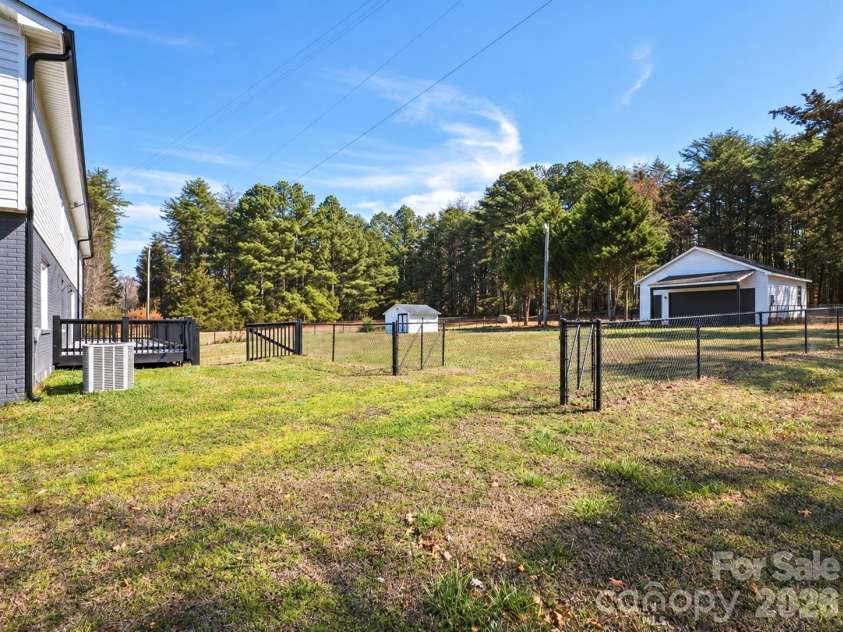 330 Skyview Drive, Catawba, SC 29704.  MLS# CAR4434596, YatesRealty ID 24122. 