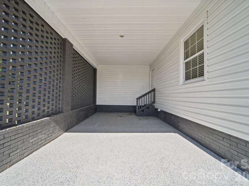 330 Skyview Drive, Catawba, SC 29704.  MLS# CAR4434596, YatesRealty ID 24122. 