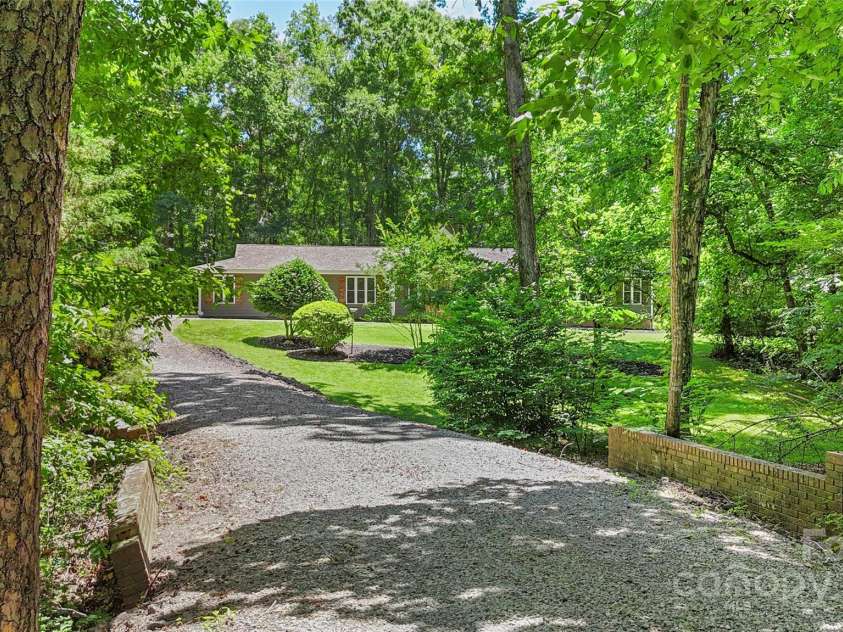 1556 Stanley Lucia Road, Mount Holly, NC 28120.  MLS# CAR4273688, YatesRealty ID 24123. 