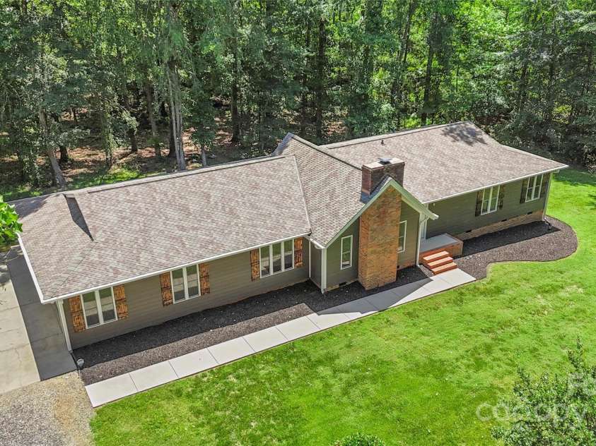 1556 Stanley Lucia Road, Mount Holly, NC 28120.  MLS# CAR4273688, YatesRealty ID 24123. 