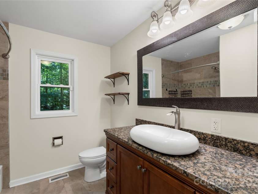1556 Stanley Lucia Road, Mount Holly, NC 28120.  MLS# CAR4273688, YatesRealty ID 24123. Full bathroom