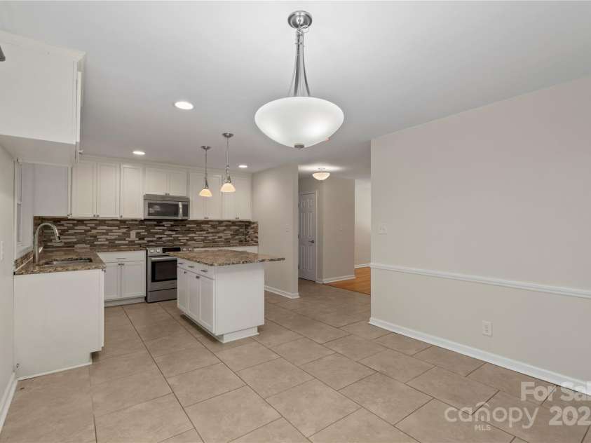 1556 Stanley Lucia Road, Mount Holly, NC 28120.  MLS# CAR4273688, YatesRealty ID 24123. Kitchen