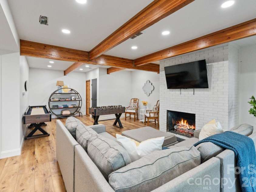 450 Greenbay Road, Mooresville, NC 28117.  MLS# CAR4375100, YatesRealty ID 24123. 