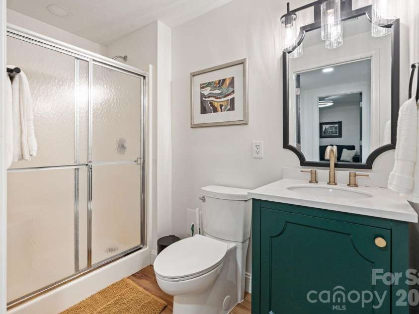 450 Greenbay Road, Mooresville, NC 28117.  MLS# CAR4375100, YatesRealty ID 24123. Full bathroom on lower level