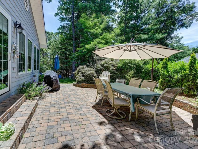 209 Camellia Way, Hendersonville, NC 28739.  MLS# CAR4278107, YatesRealty ID 24124. 