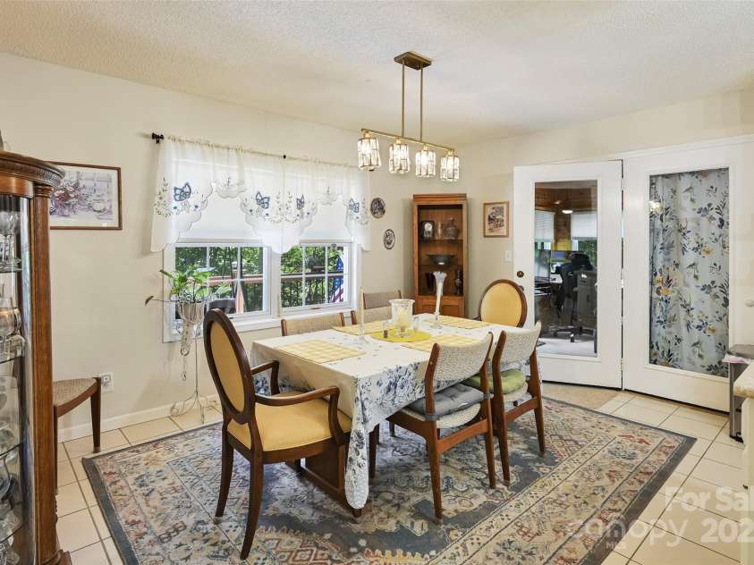 209 Camellia Way, Hendersonville, NC 28739.  MLS# CAR4278107, YatesRealty ID 24124. 