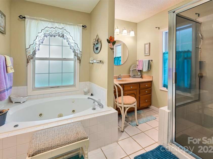 209 Camellia Way, Hendersonville, NC 28739.  MLS# CAR4278107, YatesRealty ID 24124. 