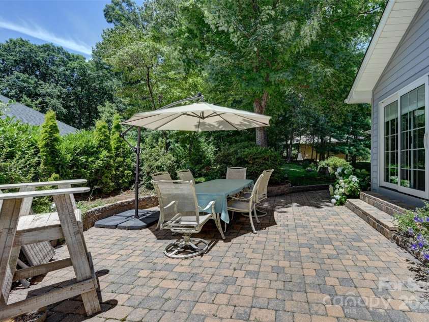 209 Camellia Way, Hendersonville, NC 28739.  MLS# CAR4278107, YatesRealty ID 24124. 