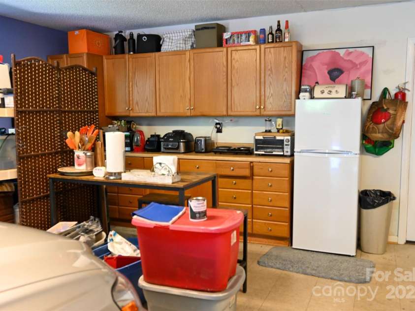 209 Camellia Way, Hendersonville, NC 28739.  MLS# CAR4278107, YatesRealty ID 24124. 