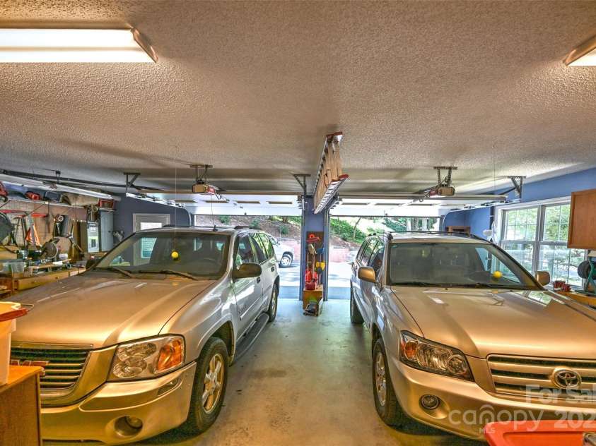209 Camellia Way, Hendersonville, NC 28739.  MLS# CAR4278107, YatesRealty ID 24124. 