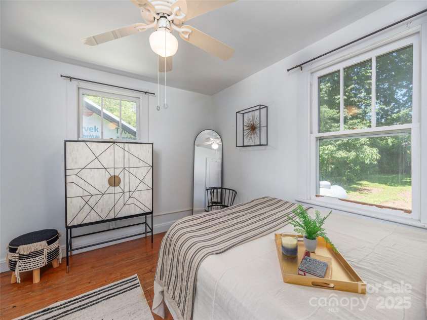 275 Richland Street, Waynesville, NC 28786.  MLS# CAR4277674, YatesRealty ID 24125. 