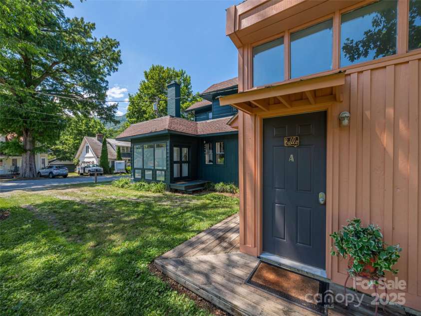 275 Richland Street, Waynesville, NC 28786.  MLS# CAR4277674, YatesRealty ID 24125. 